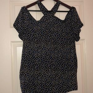 Off the shoulder cross cross neck line